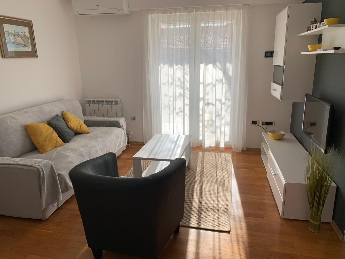 Deluxe Apartment Dora With A Private Parking, Terrace And See View غييكا المظهر الخارجي الصورة