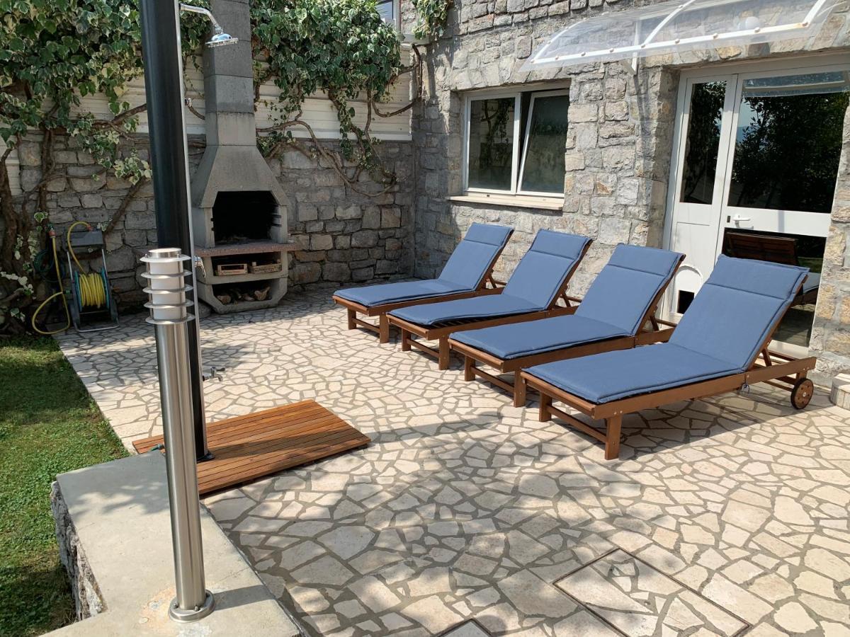 Deluxe Apartment Dora With A Private Parking, Terrace And See View غييكا المظهر الخارجي الصورة