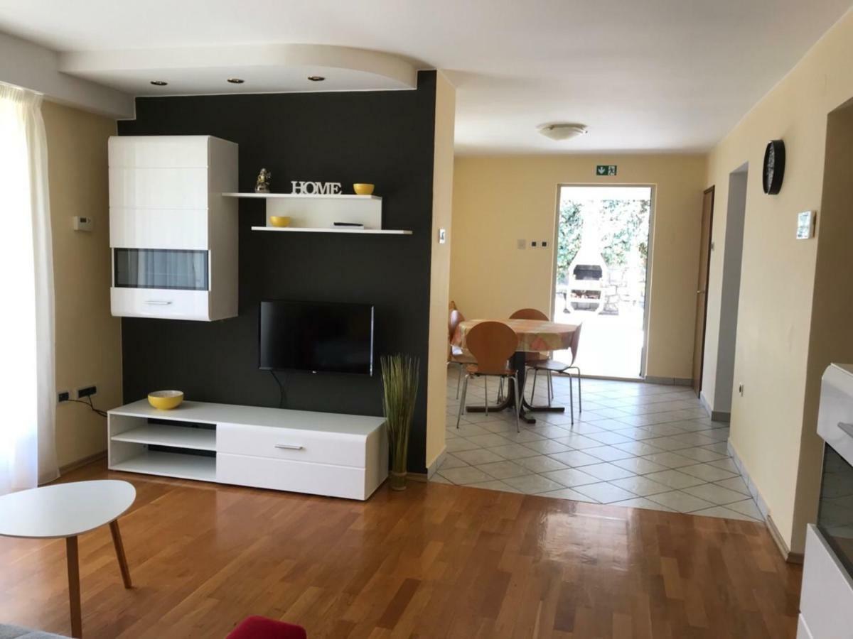 Deluxe Apartment Dora With A Private Parking, Terrace And See View غييكا المظهر الخارجي الصورة