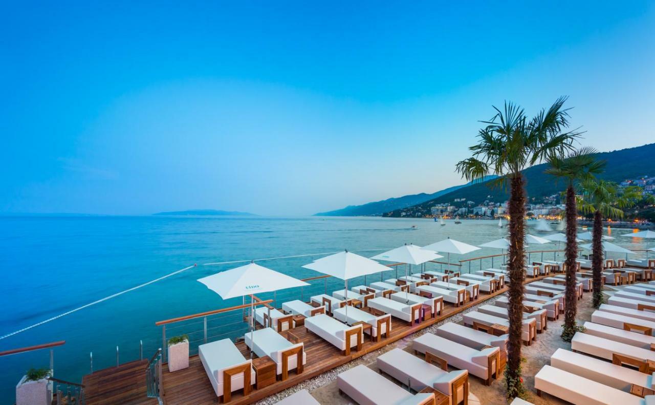 Deluxe Apartment Dora With A Private Parking, Terrace And See View غييكا المظهر الخارجي الصورة
