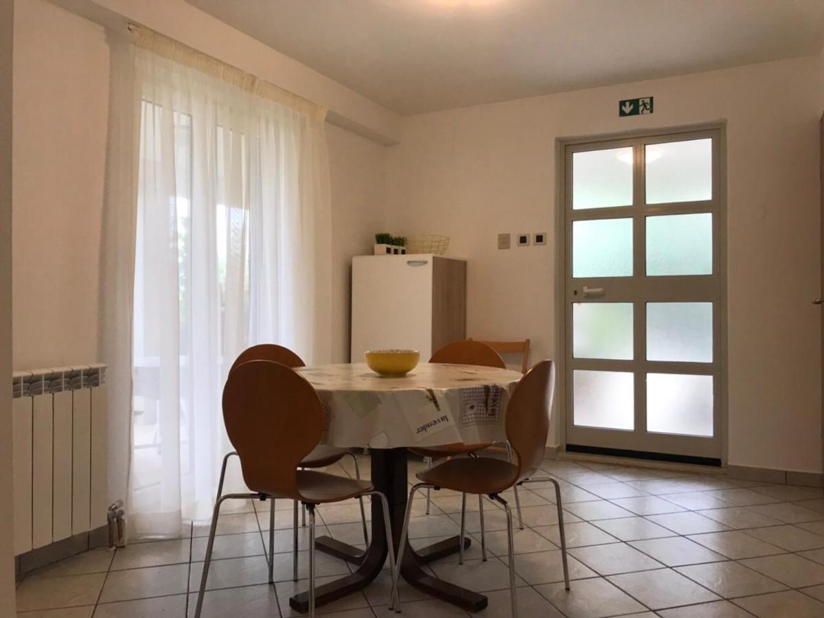 Deluxe Apartment Dora With A Private Parking, Terrace And See View غييكا المظهر الخارجي الصورة